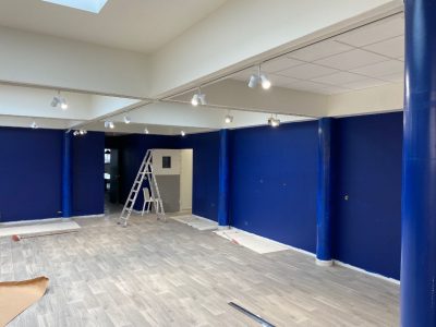 Finalisation de la salle de cours lors de la rénovation de l'école à Athis-Mons (91200)