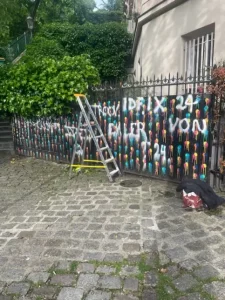 rénovation d'une barrière suite a des tags a paris 75018